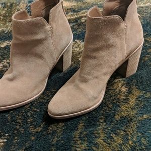 BP size 8 women's brown booties